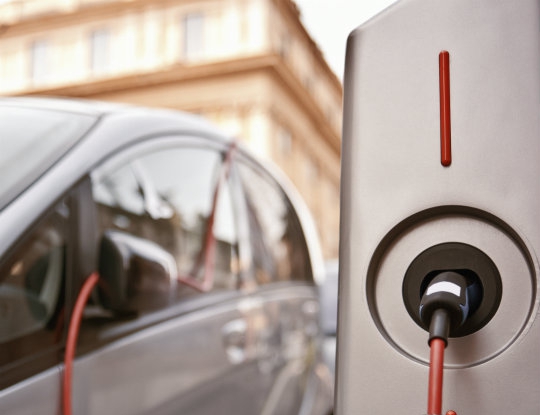 Engineering Possibilities versus Practical Implementation: Electric Vehicles